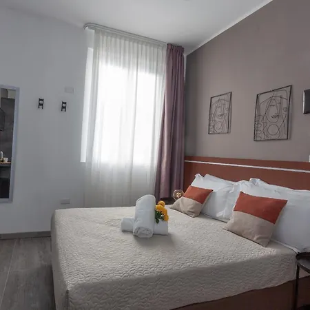 Hotel Apartments Crisvan-3